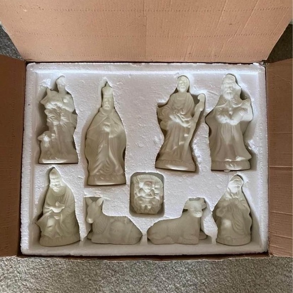 Porcelain Nativity set; 9 pc to a set, brand new, price is firm - Picture 2 of 3